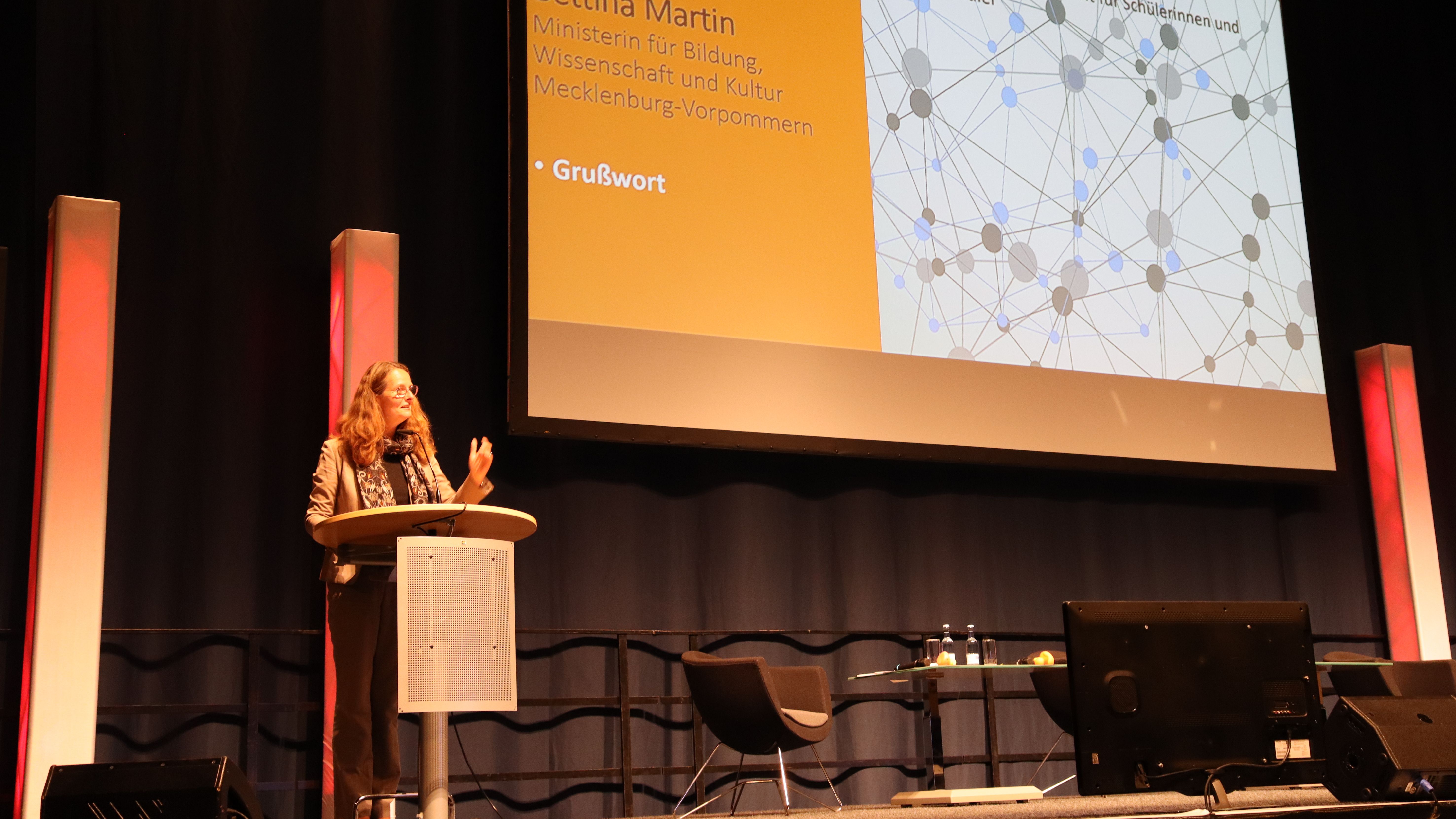 Foto vom Grußwort von Bettina Martin